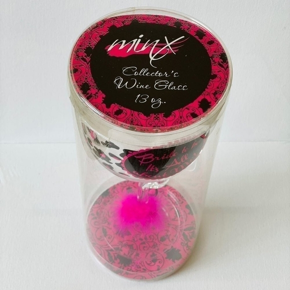 NIB Fancy Glass MINX Collector Bride-To-Be Vine Glass Pink Black Fur Charm Glass - Picture 4 of 4